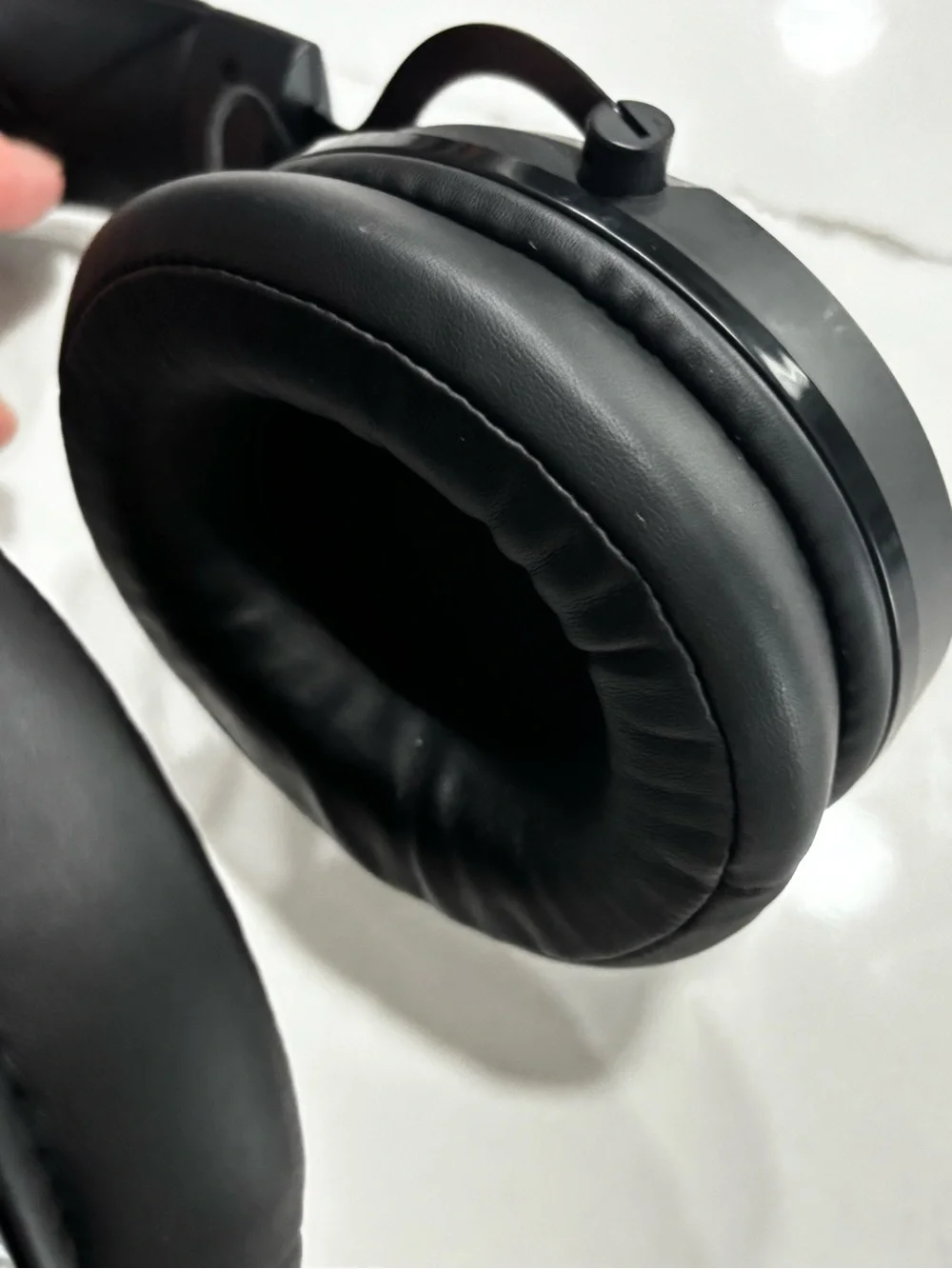 AT&T GH10 Wireless Over-Ear Bluetooth Gaming Headphones Removable Mic Black